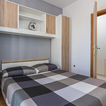 Cozy Apartment In Porec With Wifi Экстерьер фото