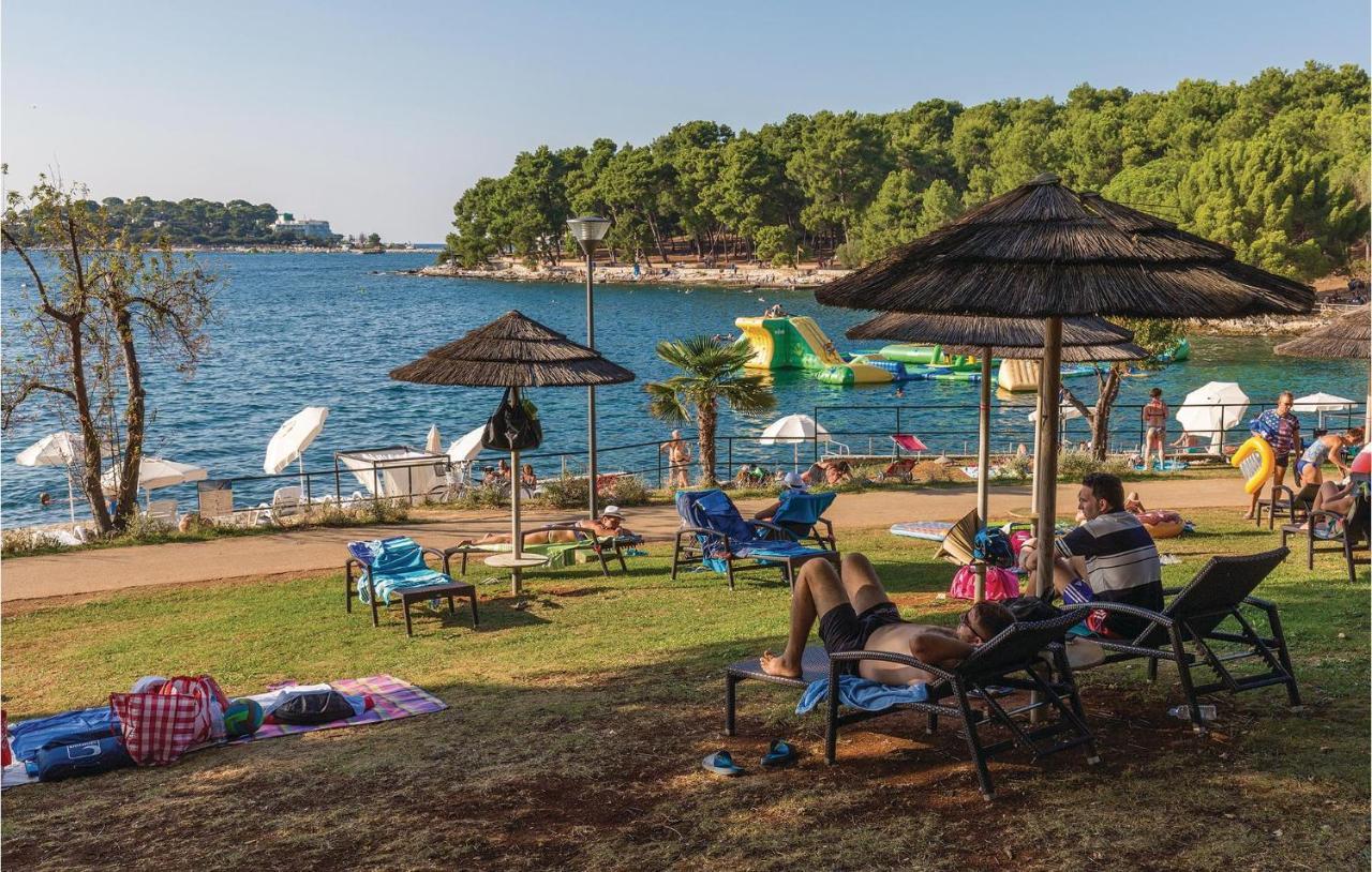 Cozy Apartment In Porec With Wifi Экстерьер фото