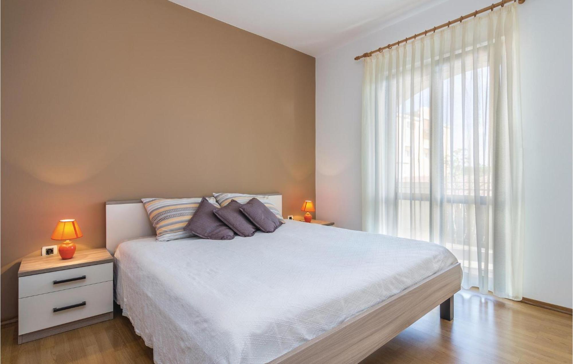 Cozy Apartment In Porec With Wifi Экстерьер фото